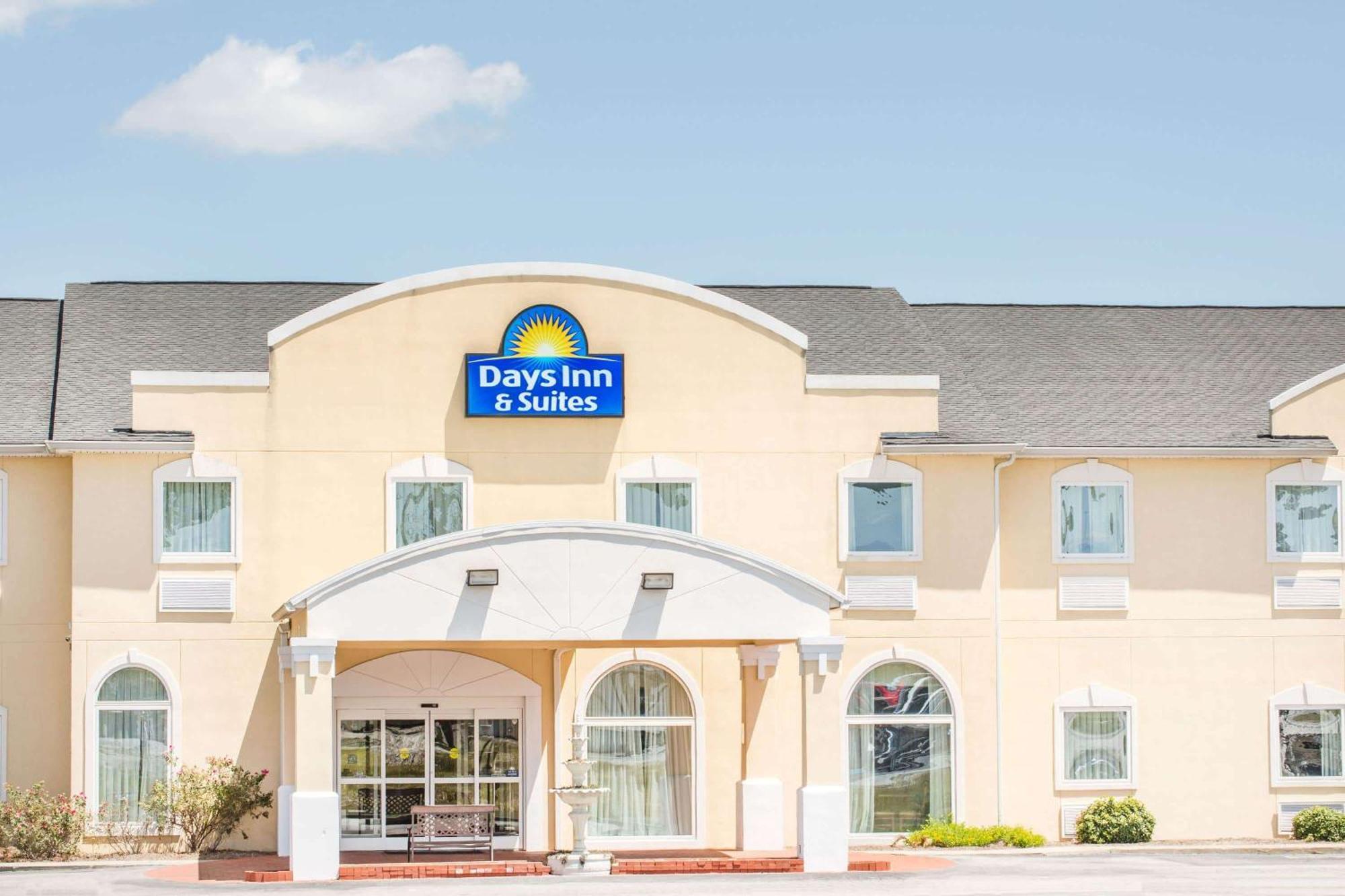Days Inn & Suites By Wyndham Swainsboro Экстерьер фото